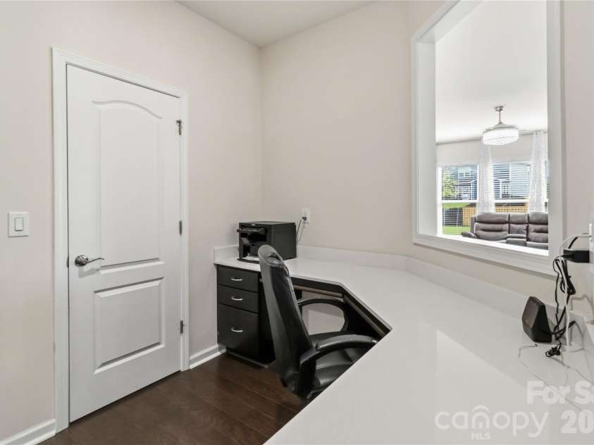 5035 HAVENCREST Drive, Fort Mill, SC 29715.  MLS# CAR4389378, YatesRealty ID 31032. 