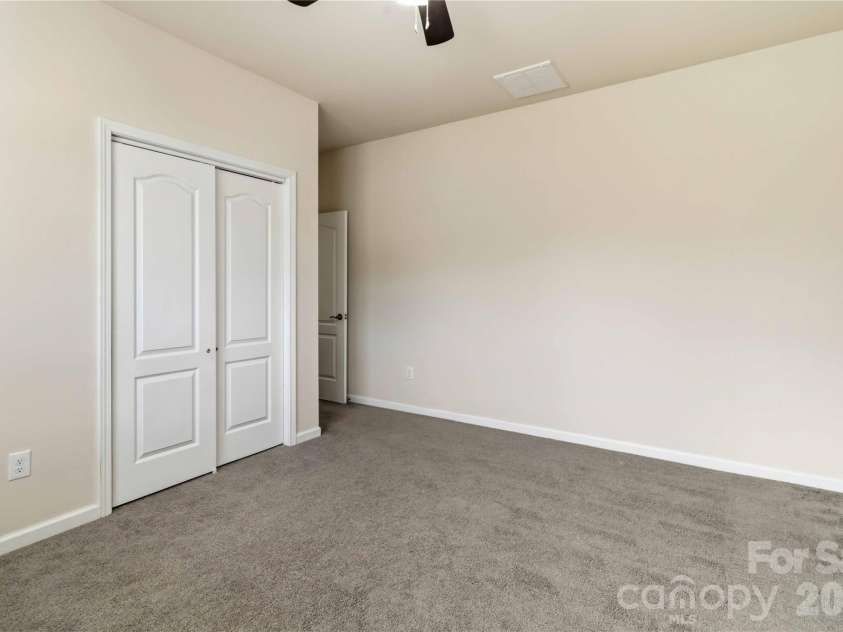 5035 HAVENCREST Drive, Fort Mill, SC 29715.  MLS# CAR4389378, YatesRealty ID 31032. 