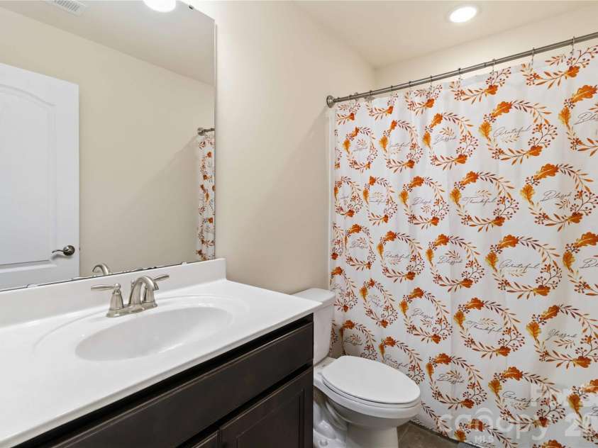 5035 HAVENCREST Drive, Fort Mill, SC 29715.  MLS# CAR4389378, YatesRealty ID 31032. 