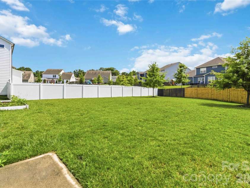 5035 HAVENCREST Drive, Fort Mill, SC 29715.  MLS# CAR4389378, YatesRealty ID 31032. 