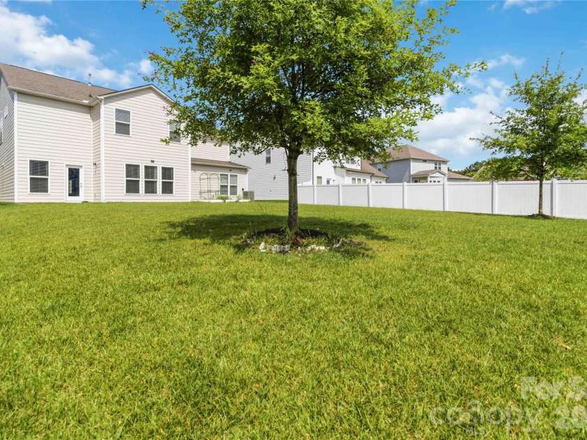 5035 HAVENCREST Drive, Fort Mill, SC 29715.  MLS# CAR4389378, YatesRealty ID 31032. 