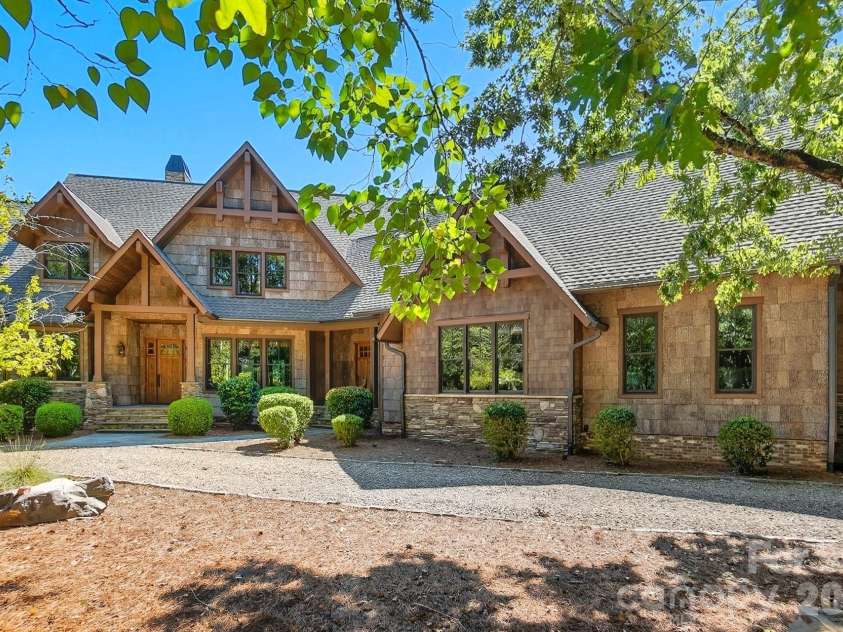 9208 Flying Eagle Lane, Charlotte, NC 28278.  MLS# CAR4397874, YatesRealty ID 31033. Front Elevation