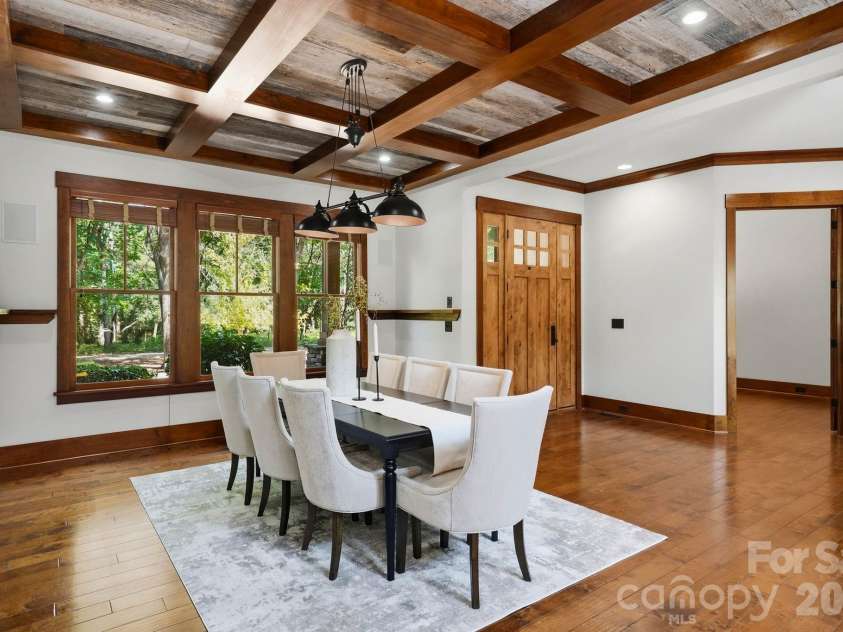 9208 Flying Eagle Lane, Charlotte, NC 28278.  MLS# CAR4422278, YatesRealty ID 31033. 