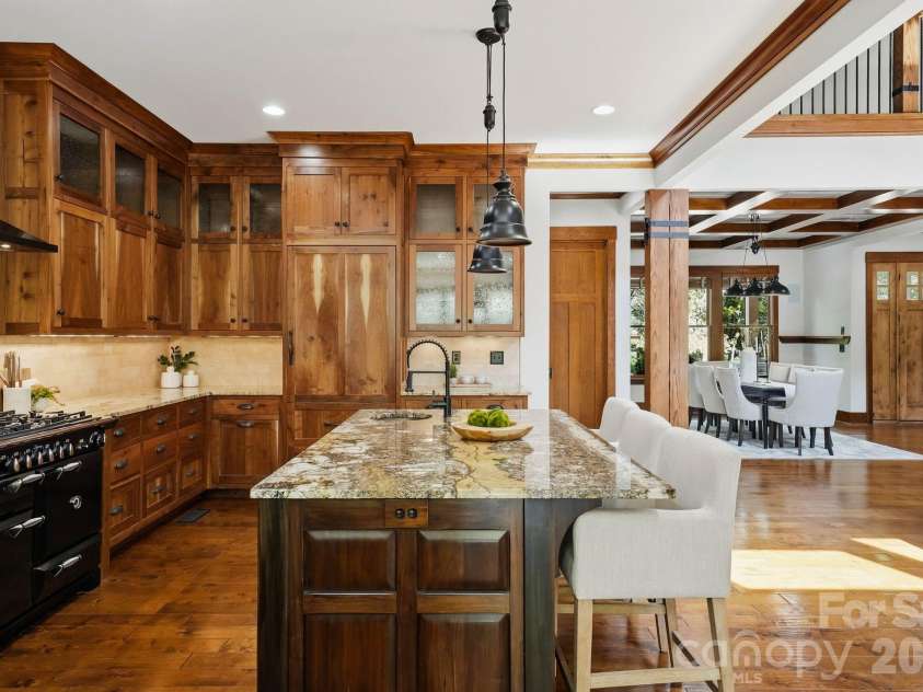 9208 Flying Eagle Lane, Charlotte, NC 28278.  MLS# CAR4422278, YatesRealty ID 31033. 