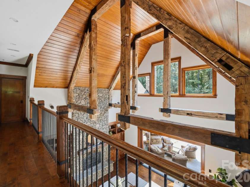 9208 Flying Eagle Lane, Charlotte, NC 28278.  MLS# CAR4422278, YatesRealty ID 31033. 