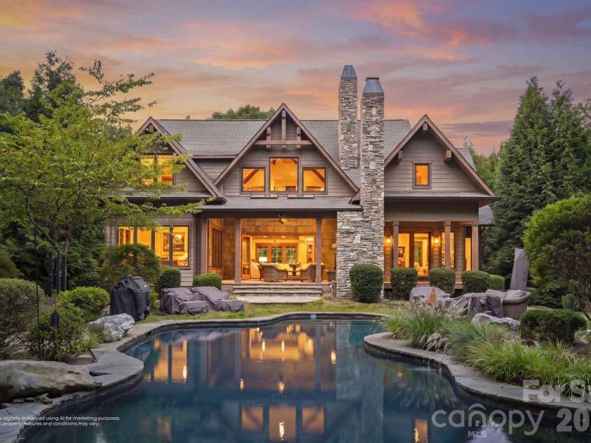 9208 Flying Eagle Lane, Charlotte, NC 28278.  MLS# CAR4422278, YatesRealty ID 31033. 