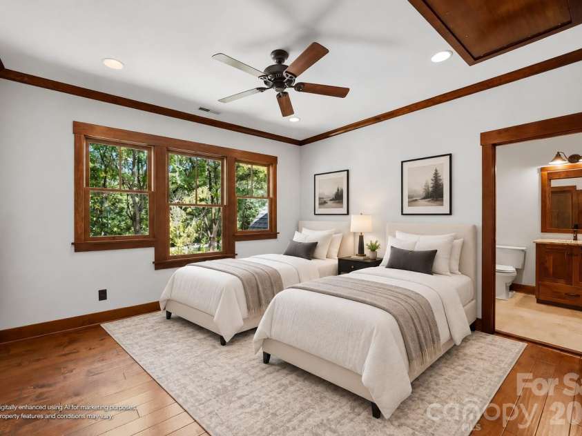 9208 Flying Eagle Lane, Charlotte, NC 28278.  MLS# CAR4422278, YatesRealty ID 31033. 