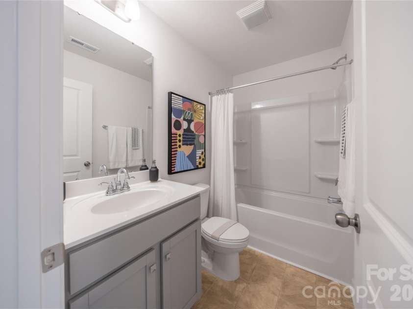 2928 Smithcliff Road, Charlotte, NC 28208.  MLS# CAR4374490, YatesRealty ID 31034. 