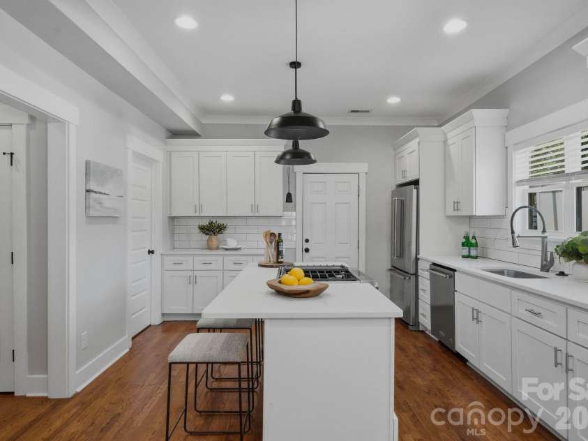 1416 Parkwood Avenue, Charlotte, NC 28205.  MLS# CAR4388760, YatesRealty ID 31035. 