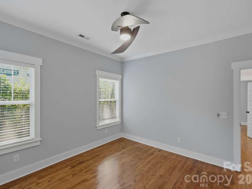 1416 Parkwood Avenue, Charlotte, NC 28205.  MLS# CAR4388760, YatesRealty ID 31035. 