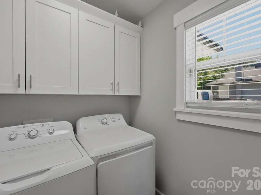 1416 Parkwood Avenue, Charlotte, NC 28205.  MLS# CAR4388760, YatesRealty ID 31035. 