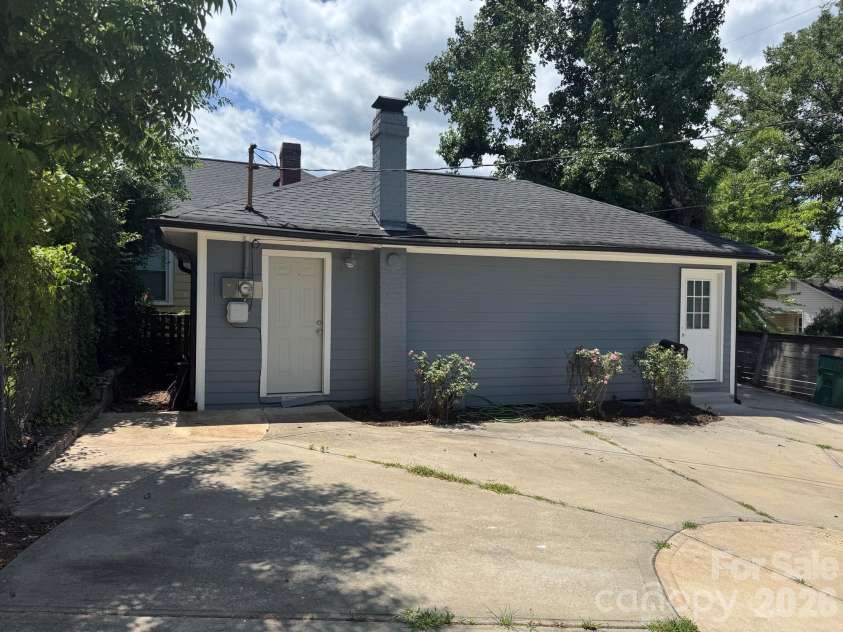 1416 Parkwood Avenue, Charlotte, NC 28205.  MLS# CAR4388760, YatesRealty ID 31035. ADU Front 1