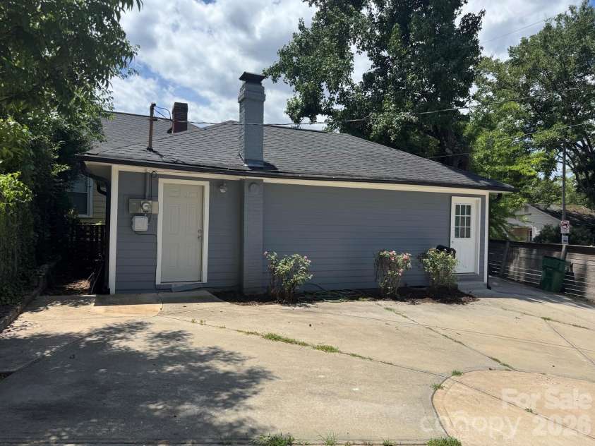 1416 Parkwood Avenue, Charlotte, NC 28205.  MLS# CAR4420784, YatesRealty ID 31035. 