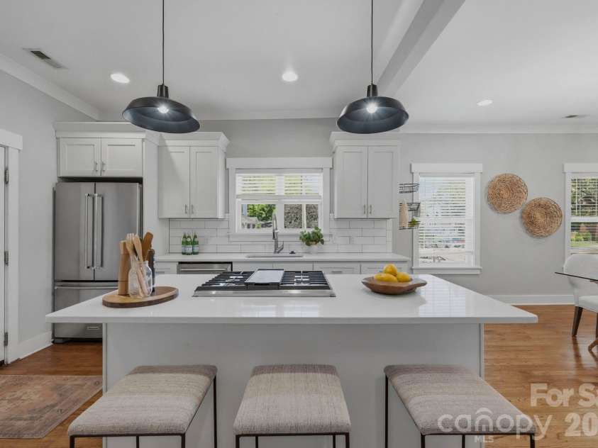 1416 Parkwood Avenue, Charlotte, NC 28205.  MLS# CAR4420784, YatesRealty ID 31035. 