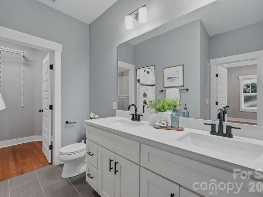 1416 Parkwood Avenue, Charlotte, NC 28205.  MLS# CAR4420784, YatesRealty ID 31035. 