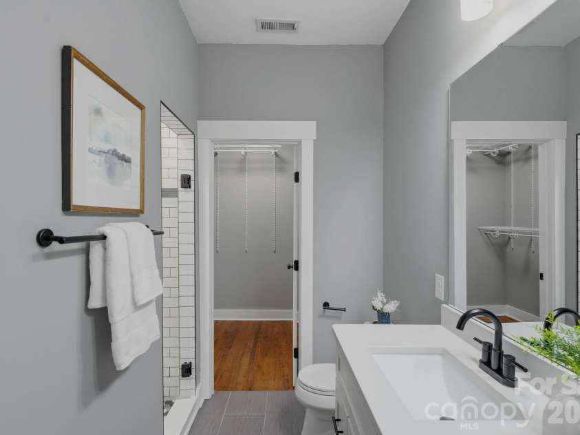 1416 Parkwood Avenue, Charlotte, NC 28205.  MLS# CAR4420784, YatesRealty ID 31035. 