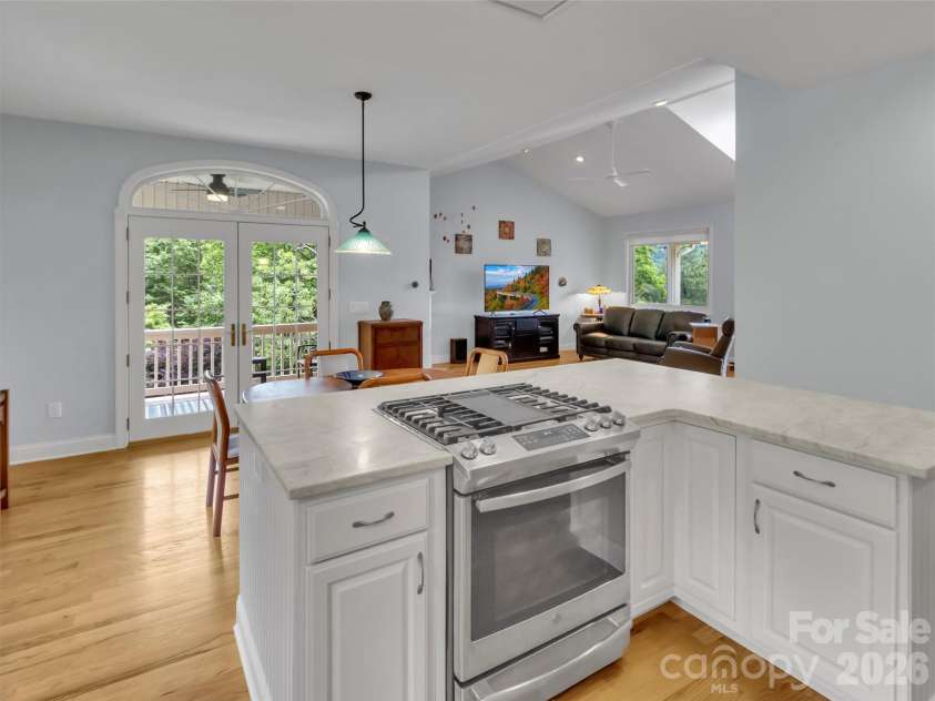 99 Mary Gray Drive, Clyde, NC 28721.  MLS# CAR4389889, YatesRealty ID 31036. 