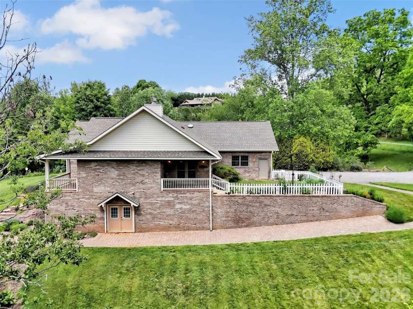 99 Mary Gray Drive, Clyde, NC 28721.  MLS# CAR4389889, YatesRealty ID 31036. 