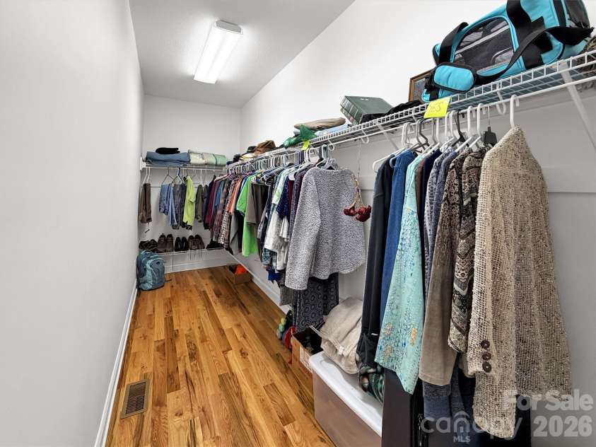 99 Mary Gray Drive, Clyde, NC 28721.  MLS# CAR4389889, YatesRealty ID 31036. Large Walk-In Closet