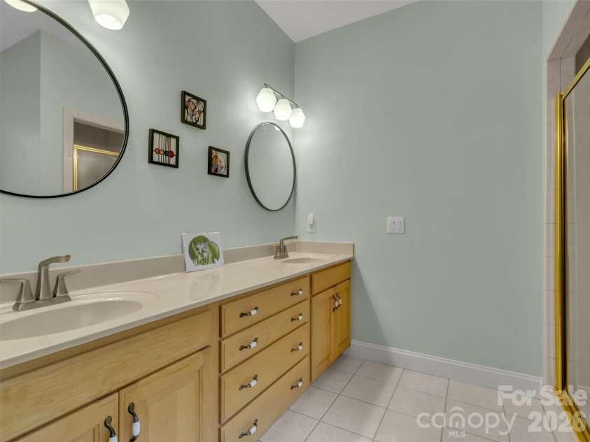 99 Mary Gray Drive, Clyde, NC 28721.  MLS# CAR4389889, YatesRealty ID 31036. Primary Bath