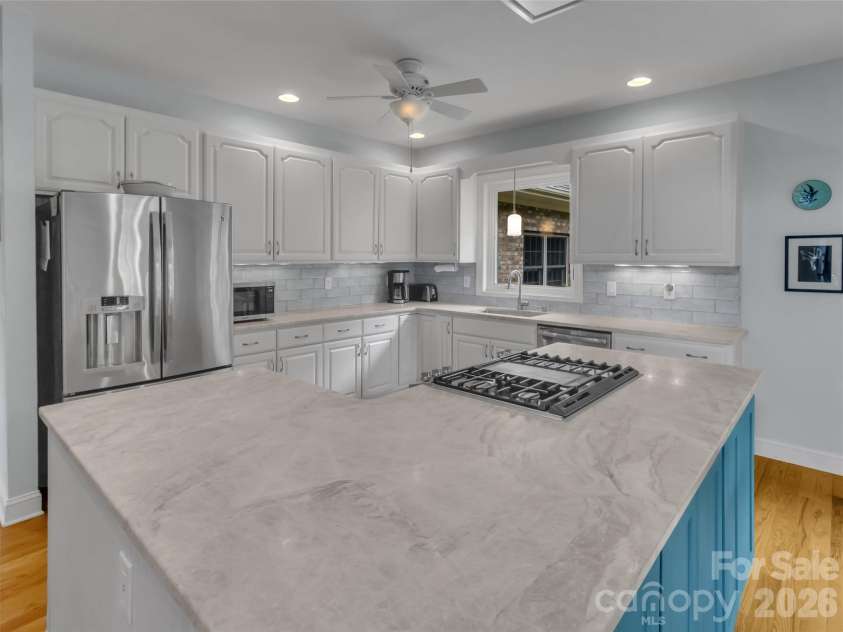 99 Mary Gray Drive, Clyde, NC 28721.  MLS# CAR4389889, YatesRealty ID 31036. Stunning Countertops