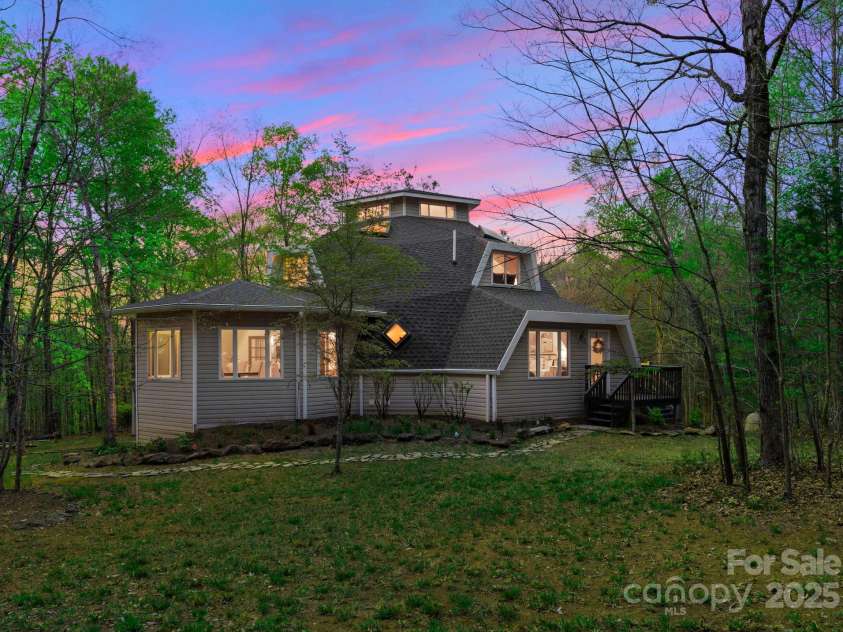 10200 Amsterdam Drive, Mount Pleasant, NC 28124.  MLS# CAR4213612, YatesRealty ID 31037. Twilight at 10200 Amsterdam Drive