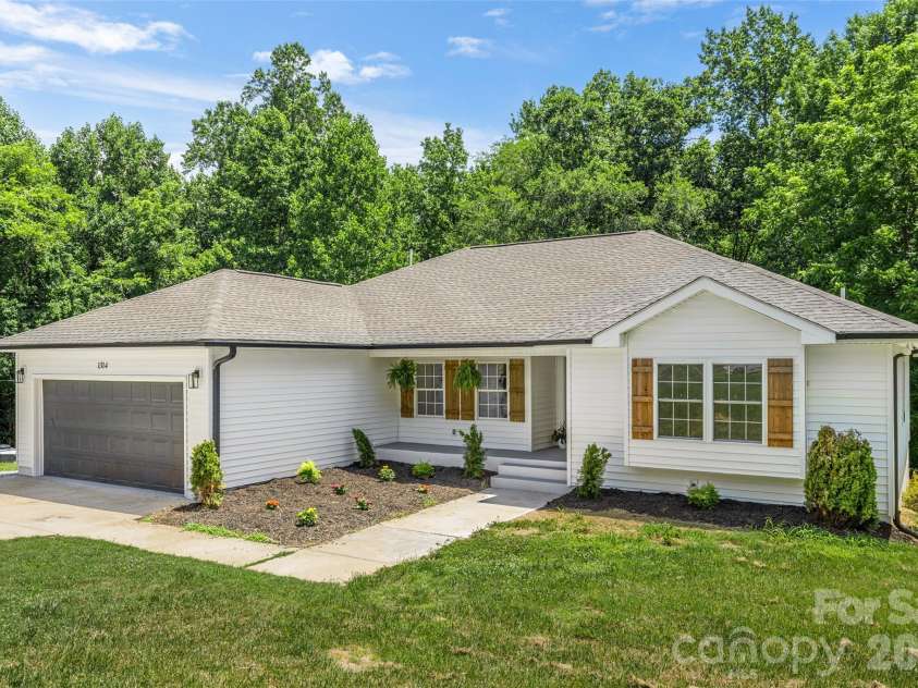 1314 Redland Drive, Gastonia, NC 28054.  MLS# CAR4423725, YatesRealty ID 31037. 
