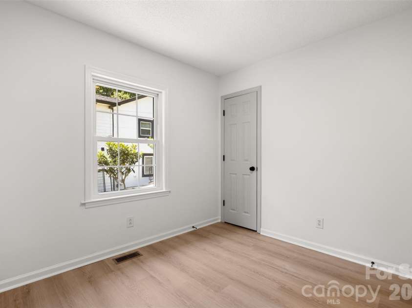 1314 Redland Drive, Gastonia, NC 28054.  MLS# CAR4423725, YatesRealty ID 31037. 