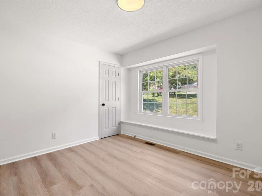 1314 Redland Drive, Gastonia, NC 28054.  MLS# CAR4423725, YatesRealty ID 31037. 