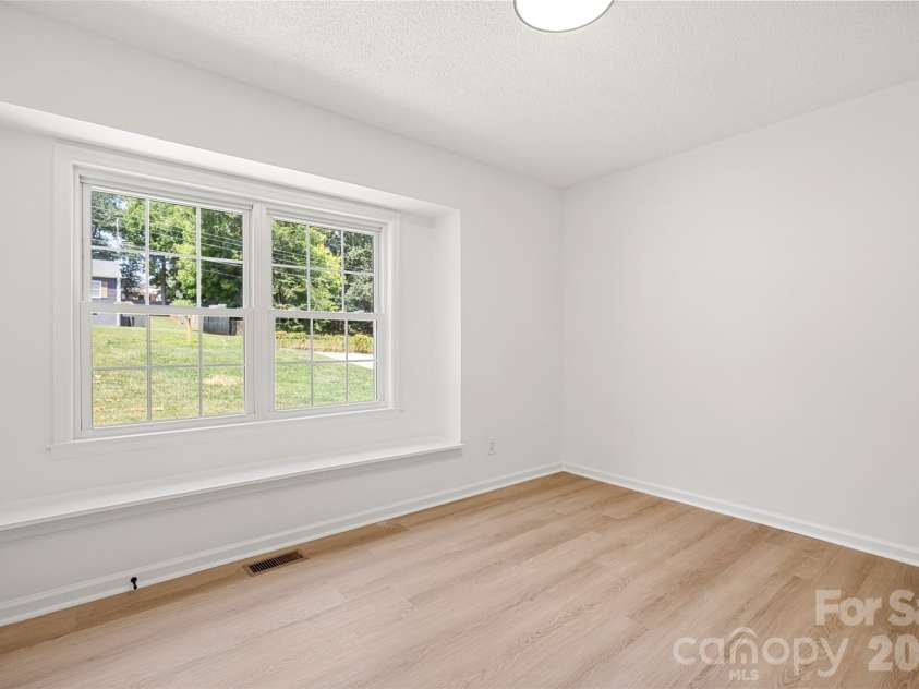 1314 Redland Drive, Gastonia, NC 28054.  MLS# CAR4423725, YatesRealty ID 31037. 