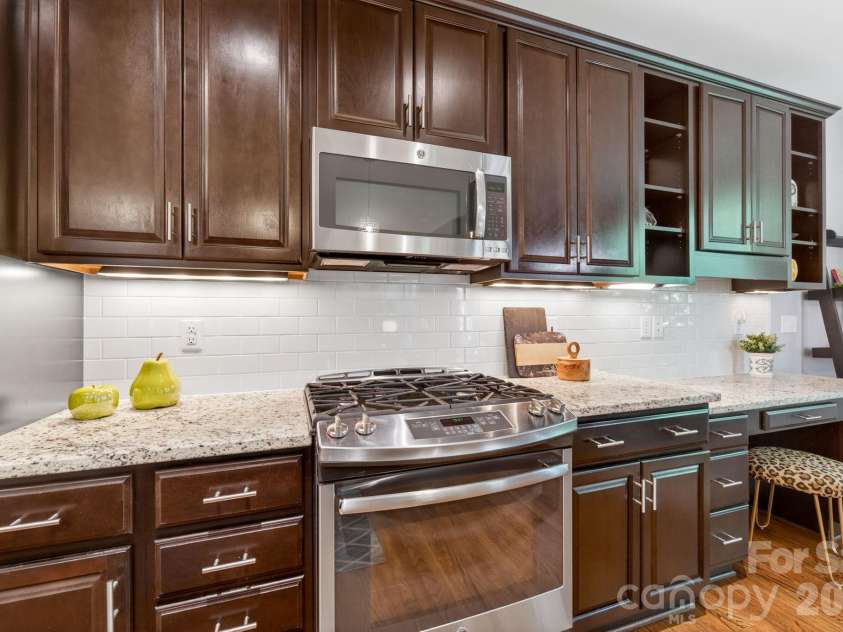 809 Elswick Court, Fort Mill, SC 29708.  MLS# CAR4386301, YatesRealty ID 31038. 