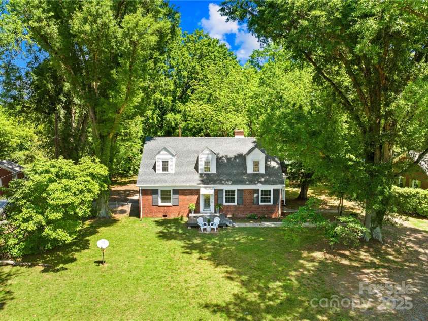 6012 Tuckaseegee Road, Charlotte, NC 28208.  MLS# CAR4252360, YatesRealty ID 31039. 