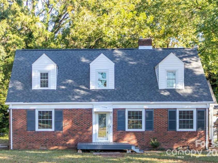 6012 Tuckaseegee Road, Charlotte, NC 28208.  MLS# CAR4252360, YatesRealty ID 31039. 