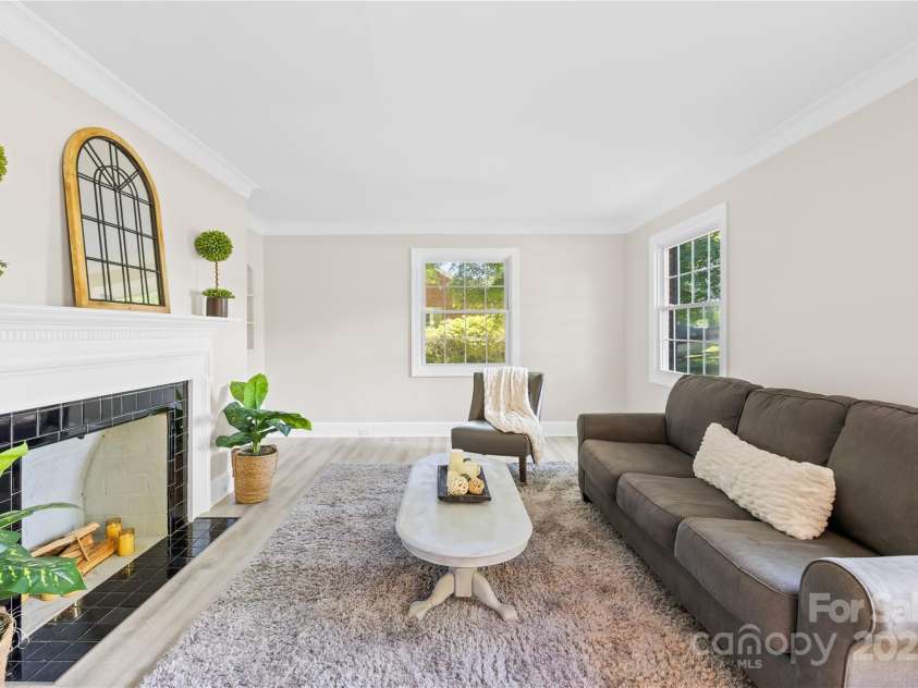 6012 Tuckaseegee Road, Charlotte, NC 28208.  MLS# CAR4252360, YatesRealty ID 31039. 
