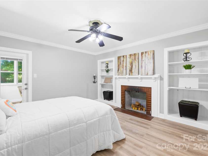 6012 Tuckaseegee Road, Charlotte, NC 28208.  MLS# CAR4252360, YatesRealty ID 31039. 