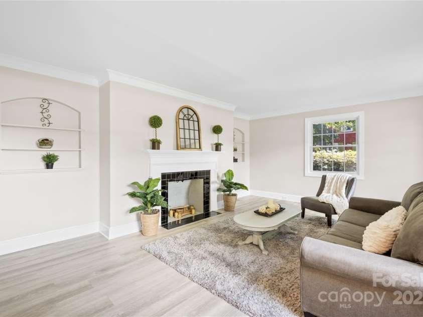 6012 Tuckaseegee Road, Charlotte, NC 28208.  MLS# CAR4252360, YatesRealty ID 31039. 