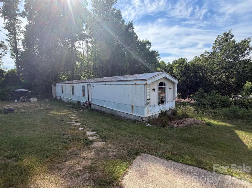 171 Ridley Street, Marion, NC 28752.  MLS# CAR4391495, YatesRealty ID 31040. 