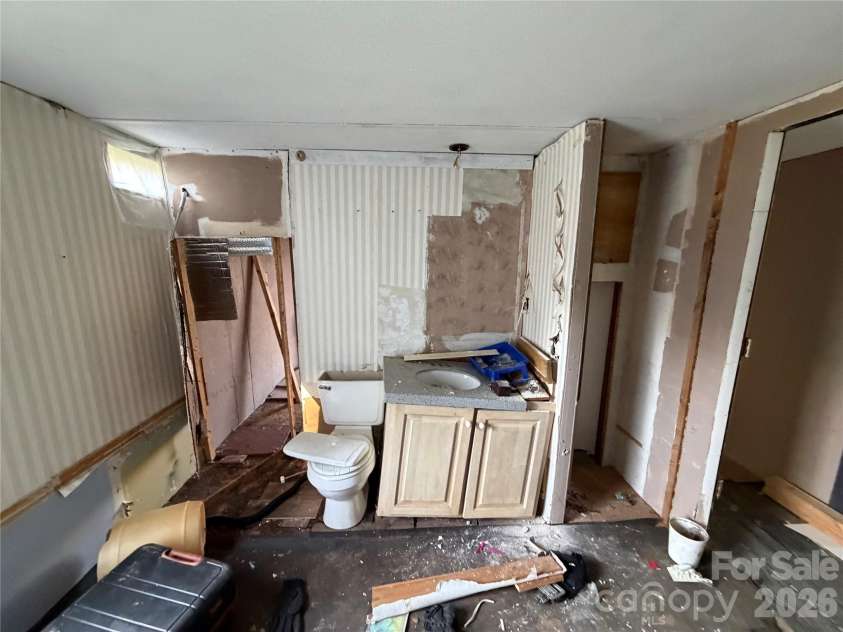 171 Ridley Street, Marion, NC 28752.  MLS# CAR4391495, YatesRealty ID 31040. 
