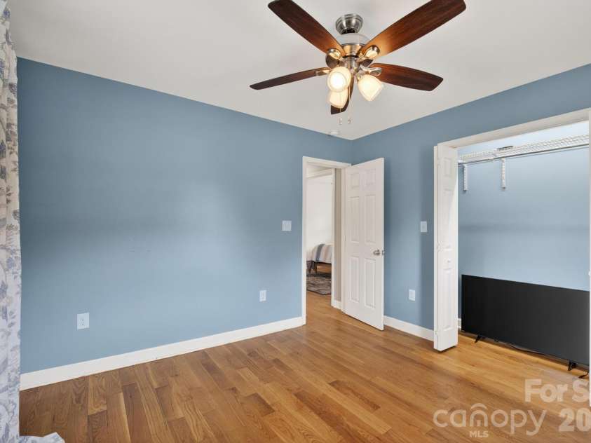 2411 Allendale Circle, Lenoir, NC 28645.  MLS# CAR4391717, YatesRealty ID 31041. 