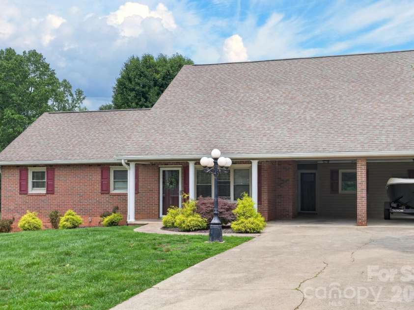 2411 Allendale Circle, Lenoir, NC 28645.  MLS# CAR4391717, YatesRealty ID 31041. 