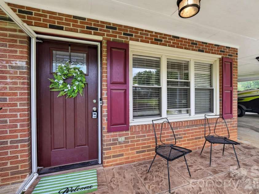 2411 Allendale Circle, Lenoir, NC 28645.  MLS# CAR4391717, YatesRealty ID 31041. 