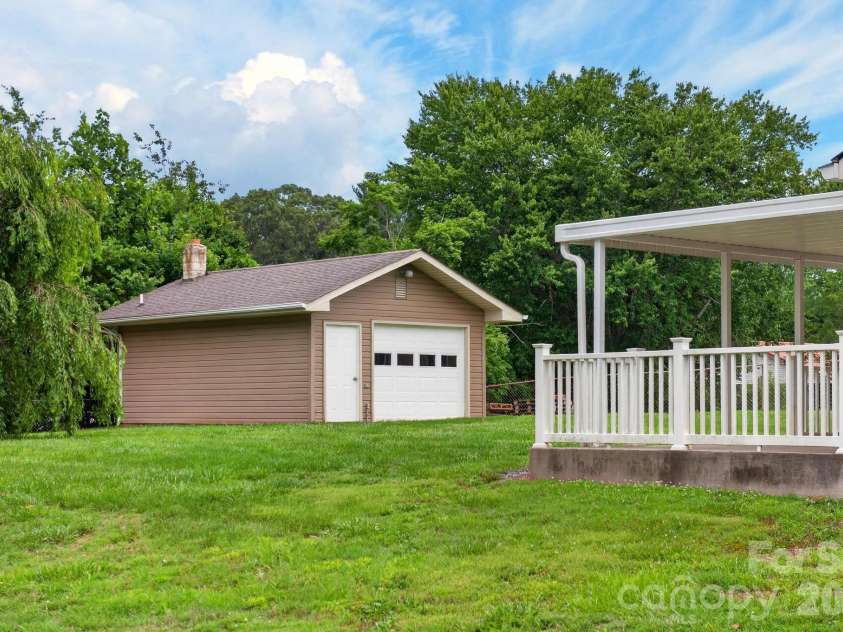 2411 Allendale Circle, Lenoir, NC 28645.  MLS# CAR4391717, YatesRealty ID 31041. Detached garage 16x24