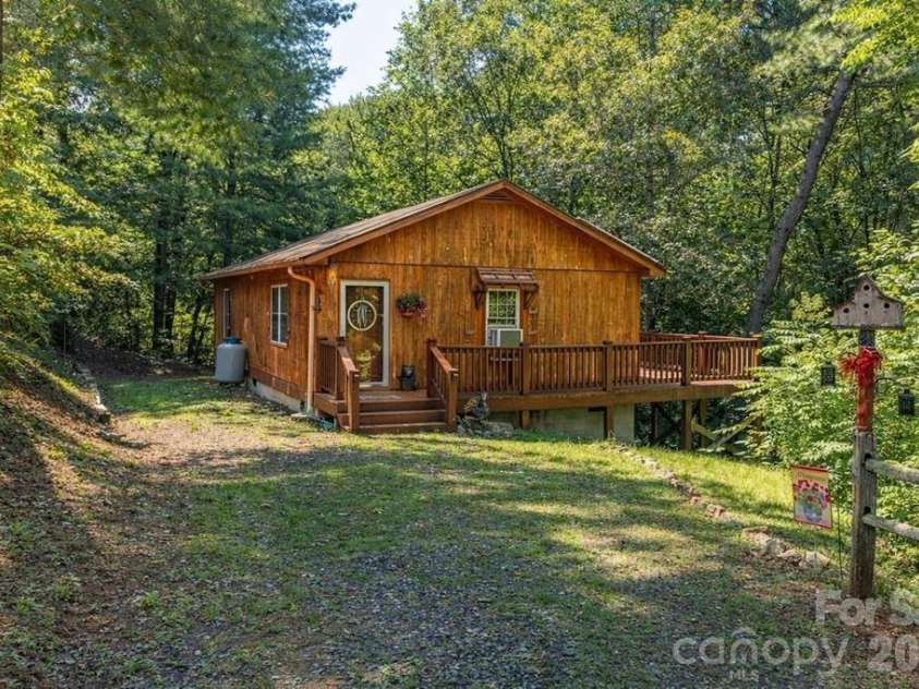 116 Keepsake Lane, Whittier, NC 28789.  MLS# CAR4394125, YatesRealty ID 31042. 