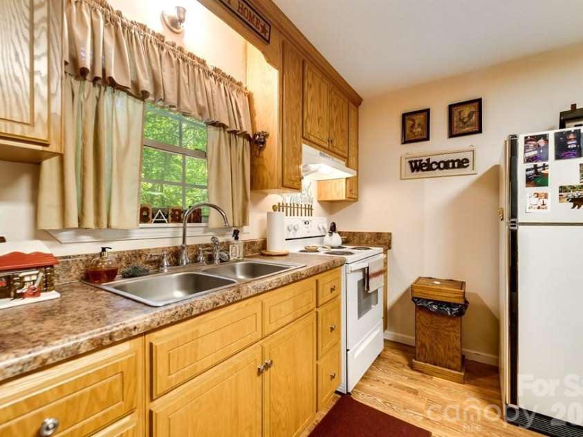116 Keepsake Lane, Whittier, NC 28789.  MLS# CAR4394125, YatesRealty ID 31042. 