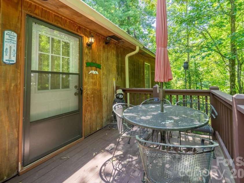 116 Keepsake Lane, Whittier, NC 28789.  MLS# CAR4394125, YatesRealty ID 31042. 