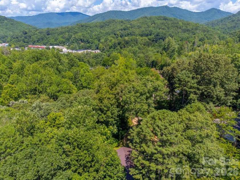 116 Keepsake Lane, Whittier, NC 28789.  MLS# CAR4394125, YatesRealty ID 31042. 