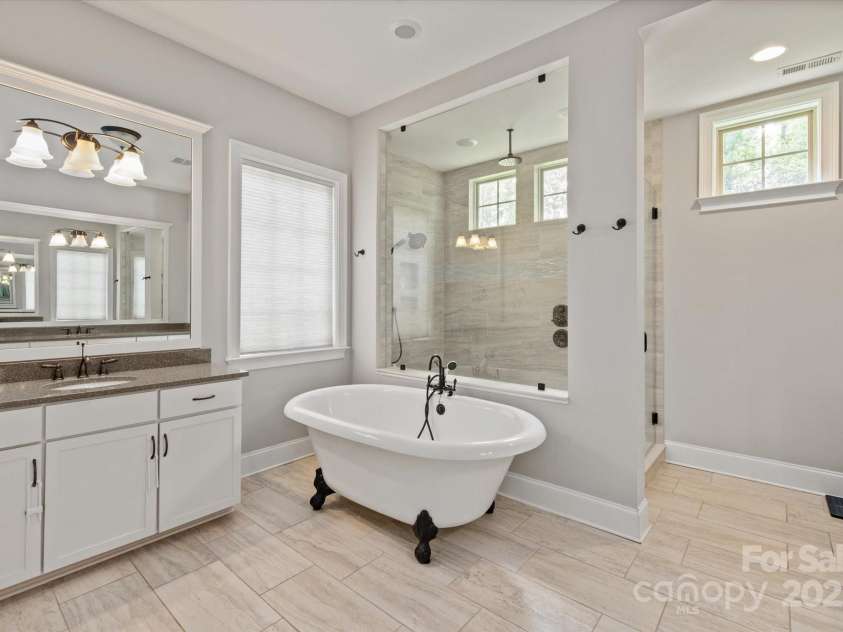 1233 Ladera Drive, Waxhaw, NC 28173.  MLS# CAR4271313, YatesRealty ID 31043. 