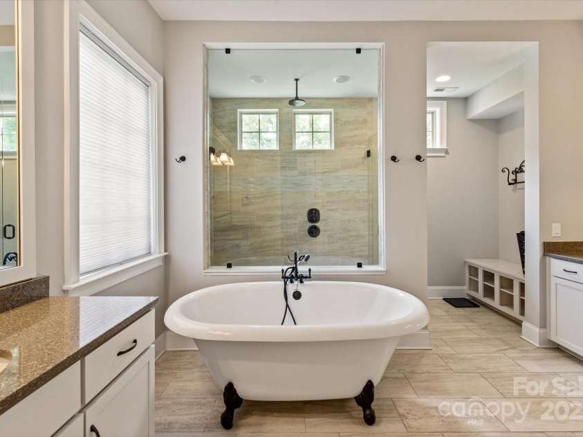 1233 Ladera Drive, Waxhaw, NC 28173.  MLS# CAR4271313, YatesRealty ID 31043. 