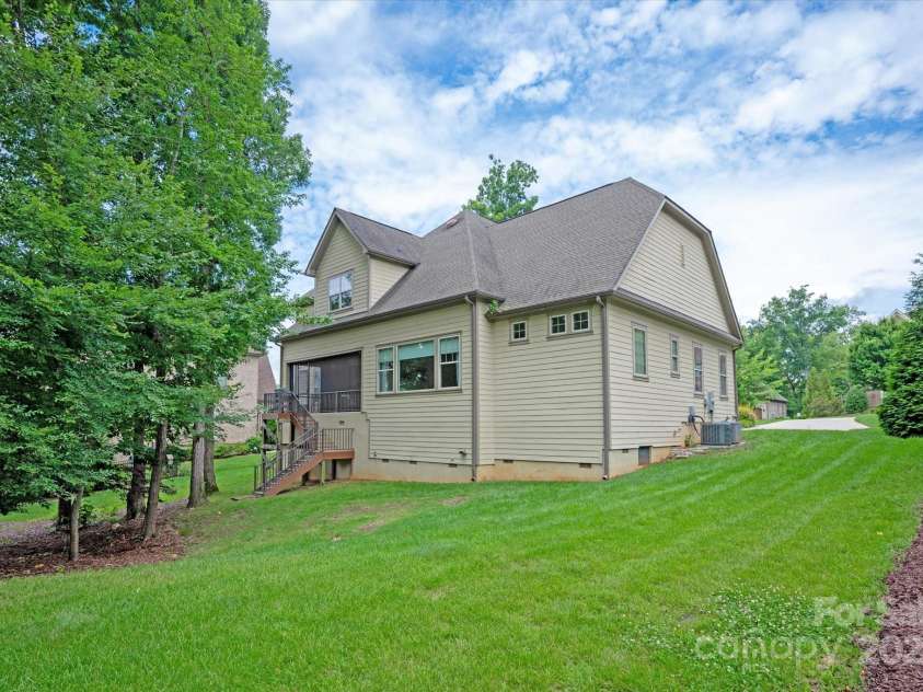 1233 Ladera Drive, Waxhaw, NC 28173.  MLS# CAR4271313, YatesRealty ID 31043. 