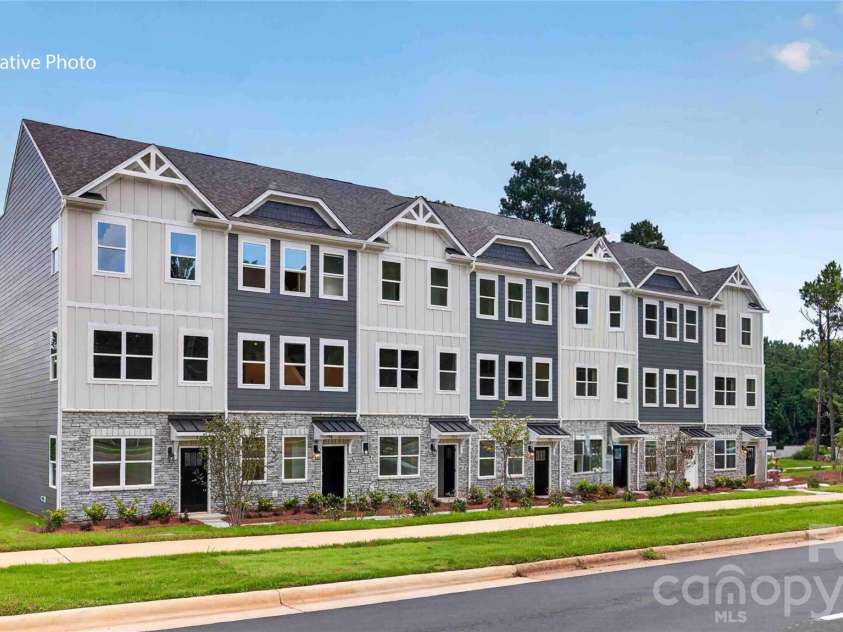 501 Annagh Drive, Charlotte, NC 28217.  MLS# CAR4428089, YatesRealty ID 31045. 